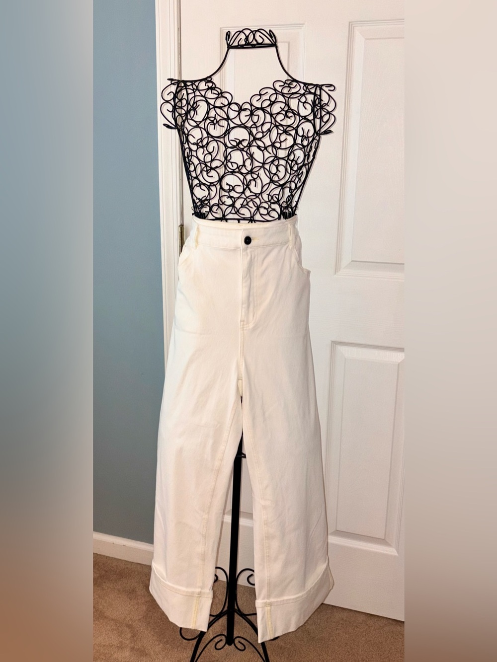 HALARA White Stretch Denim pants with Branded Tags